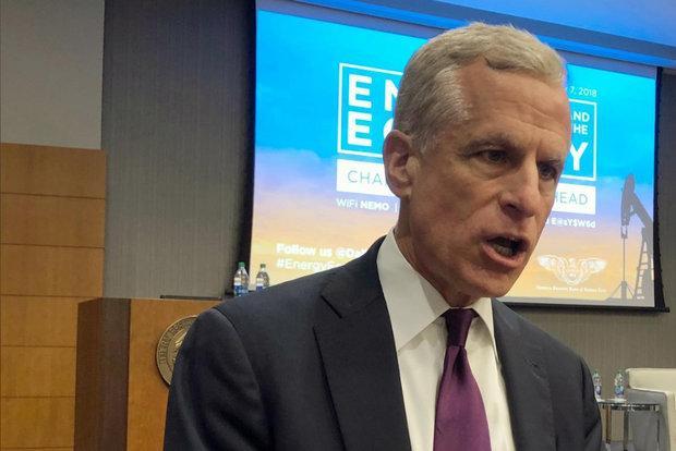 تصمیم گیری در مورد توقف افزایش نرخ بهره خیلی زود است