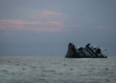 سرنشینان لنج باری درآب های خلیج فارس نجات یافتند