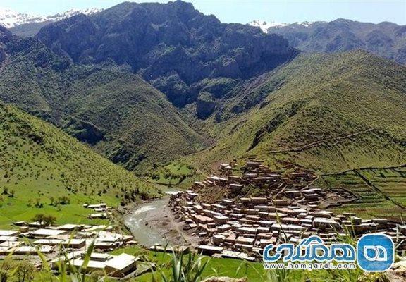 روستای بهرغان فارس گردشگران را در تابستان به خود فرا می خواند